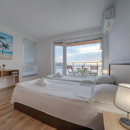 Moana Lighthouse Apartment